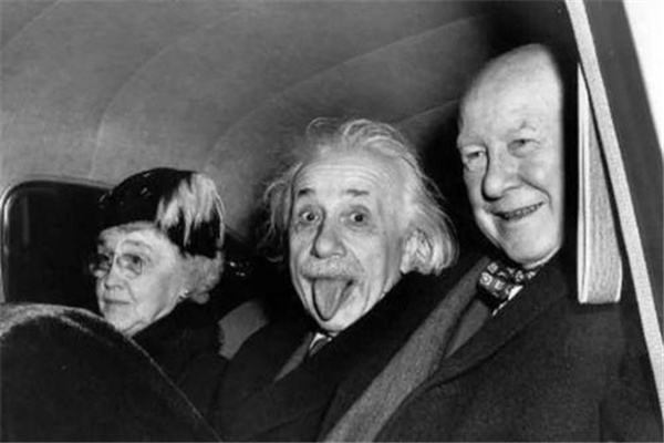 爱因斯坦发明了什么，相对论再次受到挑战