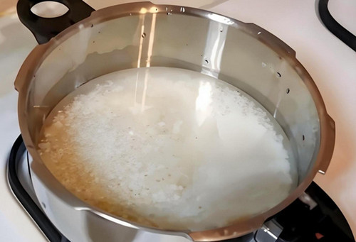 高压锅什么材质的最好最安全
