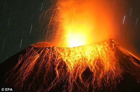 科学家通过对20世纪50年代一项“被人遗忘的”试验进行重新分析，发现火山爆发和闪电可能促进了地球生命形成。