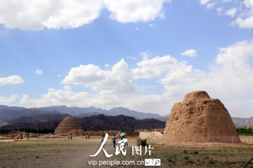 探访神秘的东方金字塔―西夏王陵（组图）