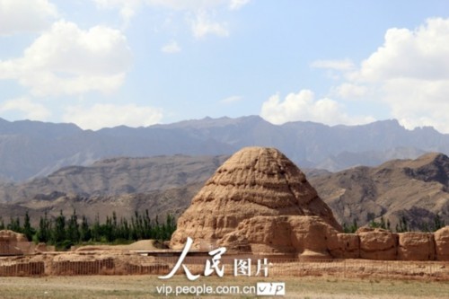 探访神秘的东方金字塔―西夏王陵（组图）