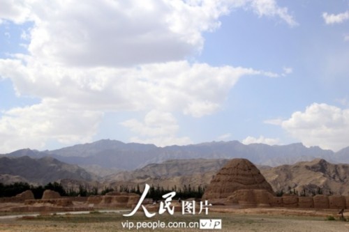 探访神秘的东方金字塔―西夏王陵（组图）