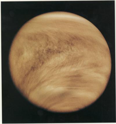 这是1979年2月26日,“先锋-金星号”探测器在紫外波段拍摄的金星云层画面 这是1979年2月26日,“先锋-金星号”探测器在紫外波段拍摄的金星云层画面