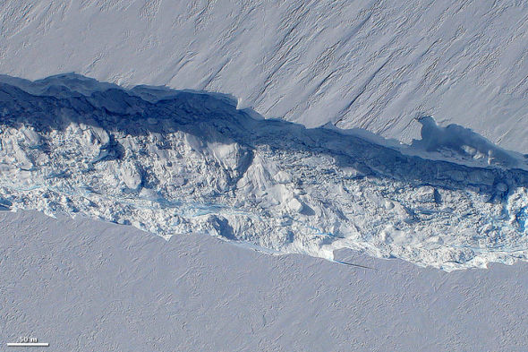 （图）南极洲新冰川的诞生
