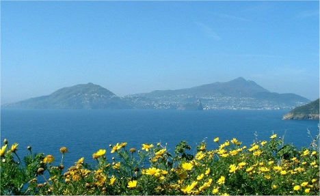 意大利火山岛（资料图）