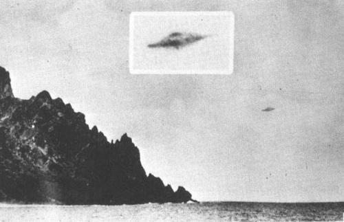 UFO：全球百年经典照片集锦