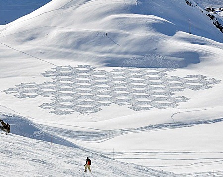人工雪地麦田怪圈