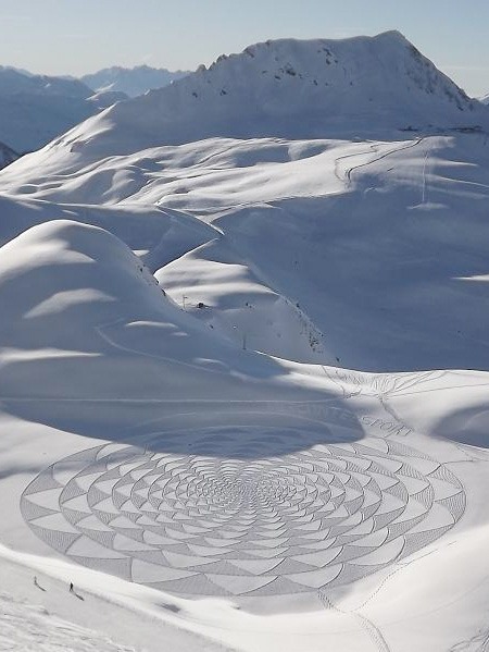 人工雪地麦田怪圈