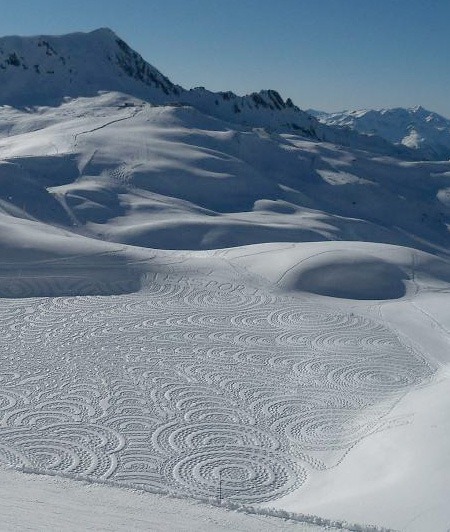 人工雪地麦田怪圈