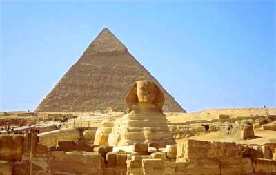 闻名世界的埃及金字塔.jpg
