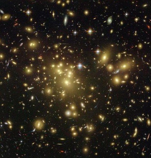 寻找看不见的物质：科学家测暗物质粒子质量