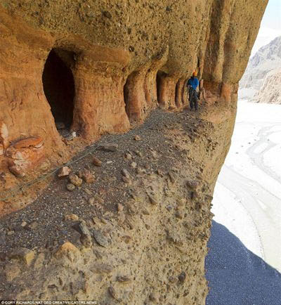 尼泊尔人造洞穴群未解之谜