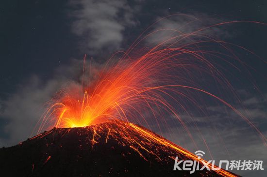  印尼苏门答腊喀拉喀托火山