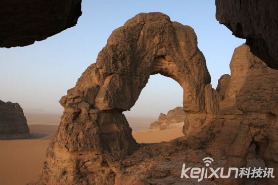 撒哈拉沙漠巨型拱门