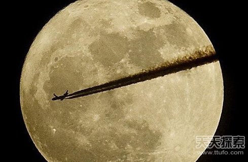 外星飞船真身曝光 月球就是ufo基地!(3)