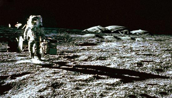 月球隐藏十大谜团 月背竟是外星人基地？