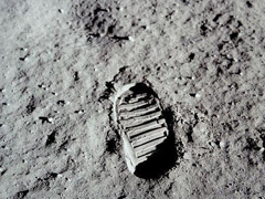 七大惊人证据曝光：人类曾在月球生活