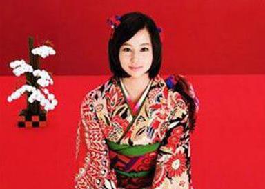 日本怪行为解密:女人为什么喜欢“跪”