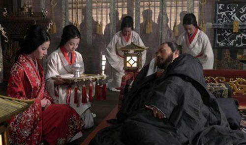 中国历史上死的最憋屈的两大帝王 一个喝