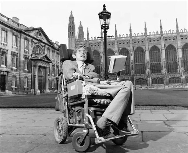 霍金的轮椅被装上了多少黑科技?