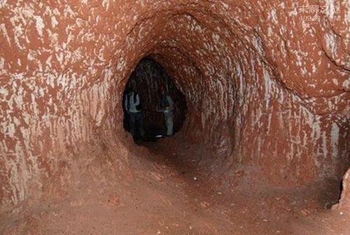 巴西发现上千个神秘怪洞