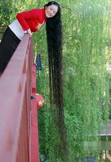 世界最长头发谢秋萍 盘点十大最奇异的世界纪录