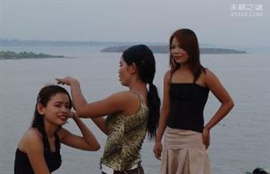 柬埔寨女人村