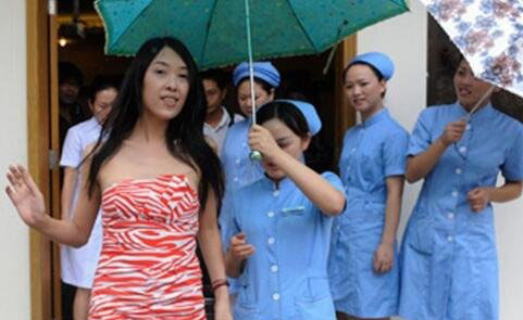 中国第一人造美女,陈莉莉变性整容前照片曝光