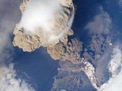 探秘全球十大海底火山，随时随刻都有可能喷