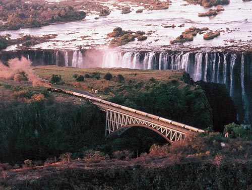 世界上10条最令人惊异的铁路 体验世界顶级火车旅行