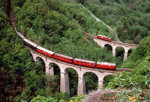 世界上10条最令人惊异的铁路