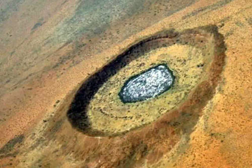澳大利亚狼溪陨坑