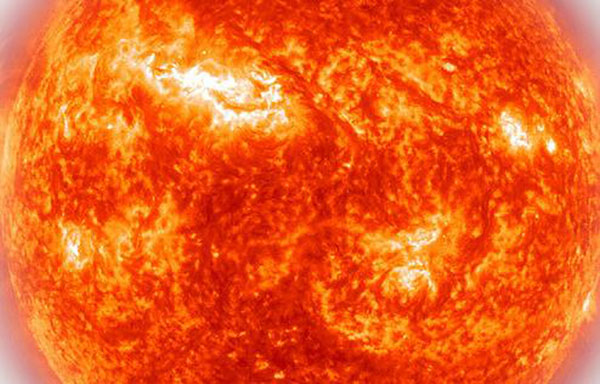 NASA拍到太阳北极一块断裂脱落