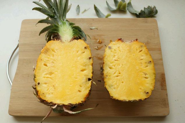菠萝蘸什么最好吃又简单，吃不完怎么保存