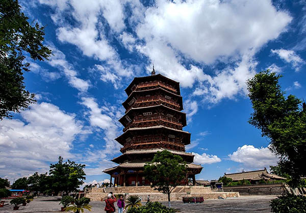山西应县木塔是世界三大奇塔之一
