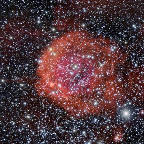 天文学家发现绚丽星团 宛如盛开“宇宙玫瑰”
