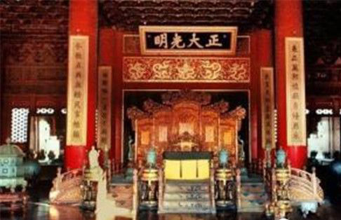 北京故宫龙椅灵异事件 故宫龙椅坐不得!
