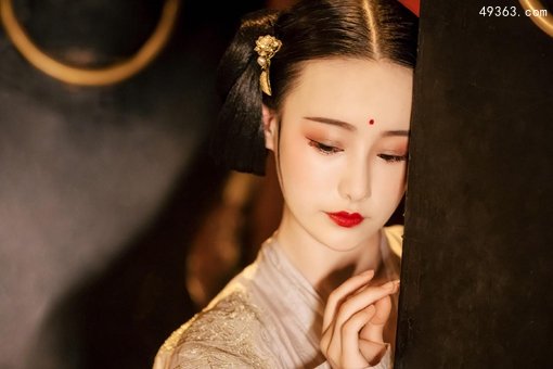 古代小妾孔雀开屏什么意思